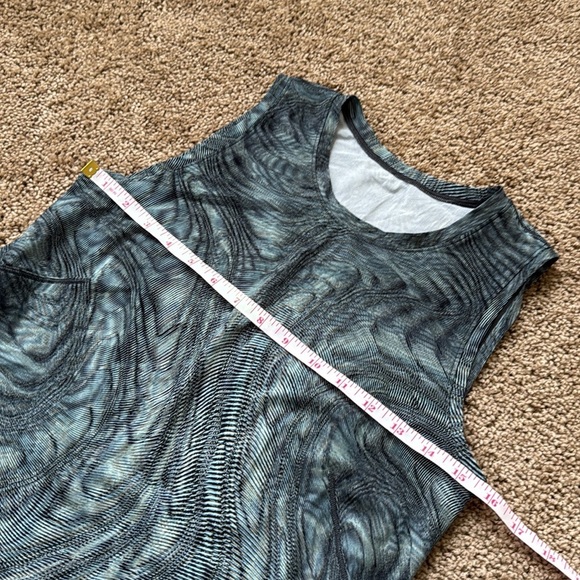 Lululemon High Neck Split Hem Run Tank Dimensional Icing Blue Multi - Picture 9 of 10